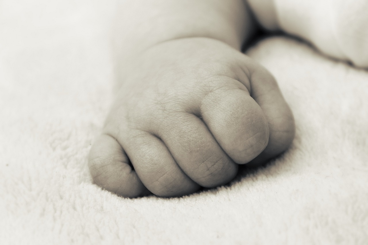 生完孕妈供卵生的宝宝后漏尿怎么办（生完孩漏尿怎么办）